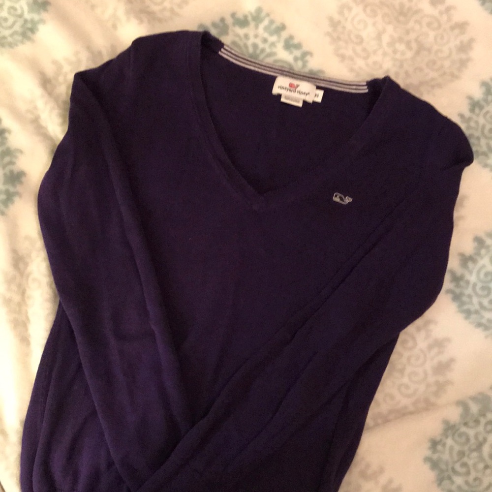 Vineyard Vines women’s v-neck sweater!